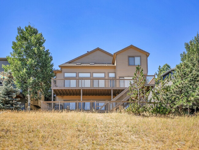 Building Photo - 732 Calgary Way