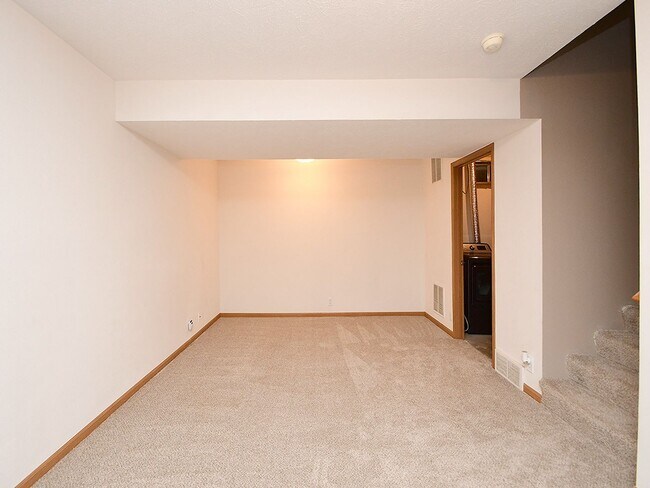 Building Photo - Inviting Home Minutes from Lake Cunningham...