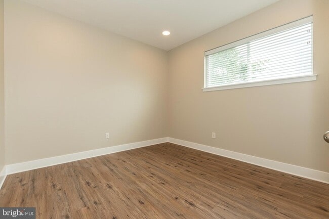 Building Photo - 2220-28 Master St