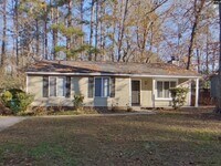 Building Photo - 201 Raintree Dr