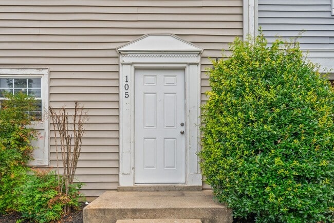Building Photo - 105 Greenland Ct