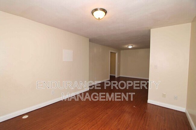 Building Photo - 6017 Kensington Trail