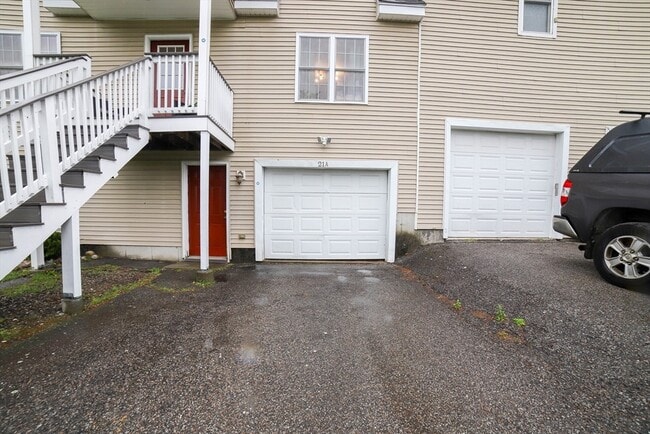 Building Photo - 21 Eaton Ave