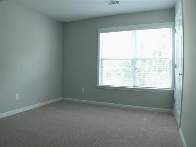 Building Photo - 2237 Traywick Chase