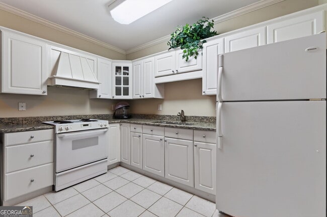 Building Photo - 7705 Little Aston Way