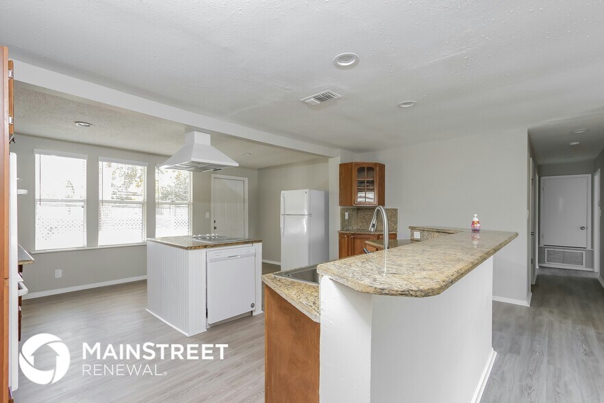 Building Photo - 3401 Spainwood Dr
