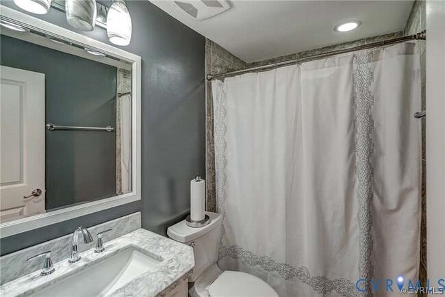 Building Photo - 441 Creekwillow Dr