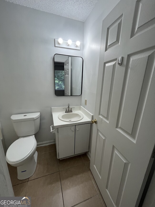 Building Photo - 412 Admiral's Walk Dr