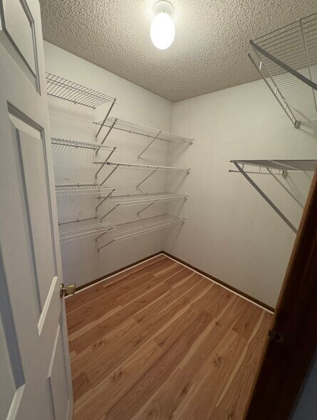 Building Photo - 1307 Greenwich Dr