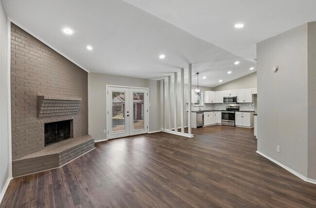 Building Photo - 1300 Timbercrest Dr