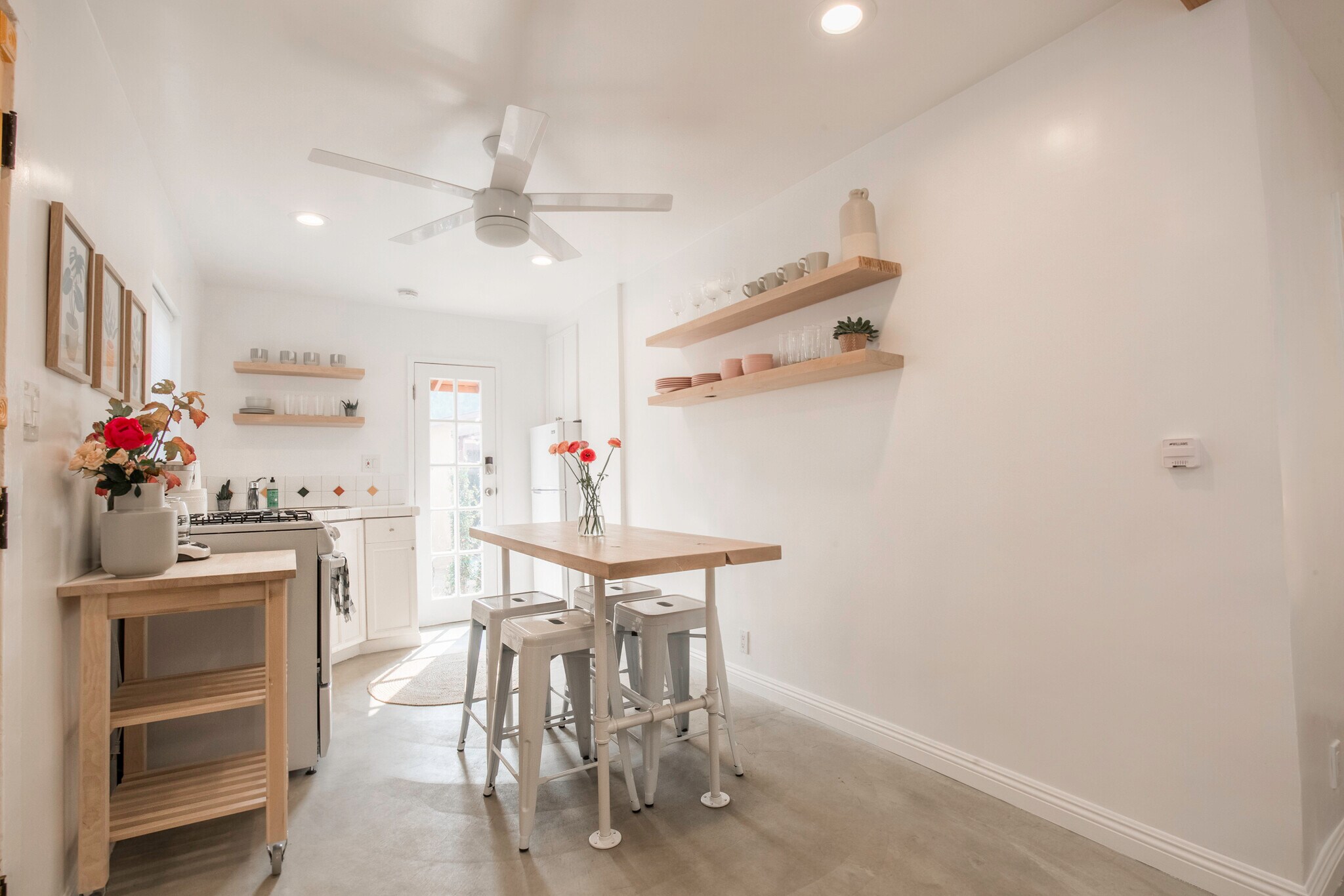 Kitchenette in studio - 718 Vernon Ave