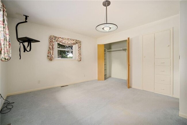 Building Photo - Nice 3 bedroom 2 bath home in North Fayetteville