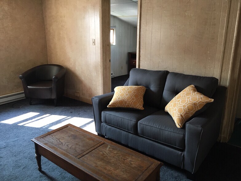 Building Photo - 354 East St