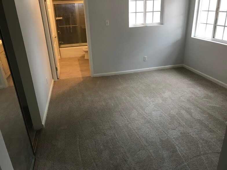 Building Photo - 2021 Arnold Ave