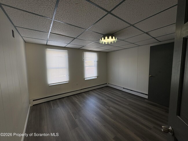 Building Photo - 513 Oak St