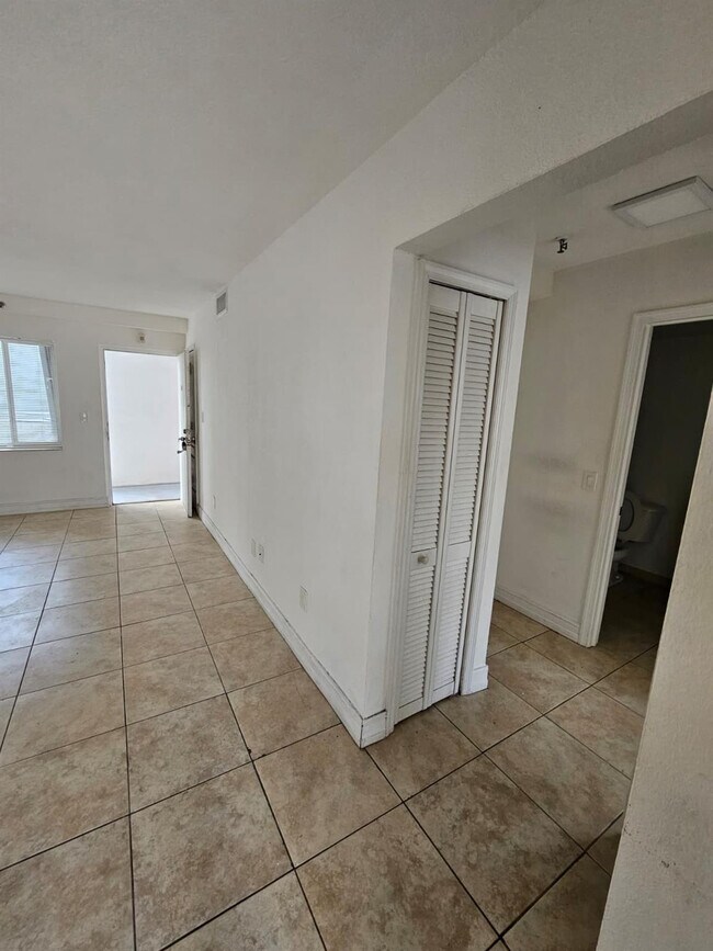 Building Photo - 677 NE 24th St