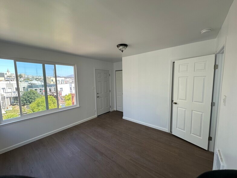 Building Photo - 712 46th Ave