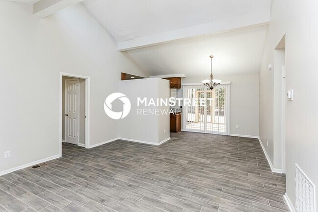 Building Photo - 3 Bedroom Pet-Friendly Home in Snellville, GA with Main Street Renewal