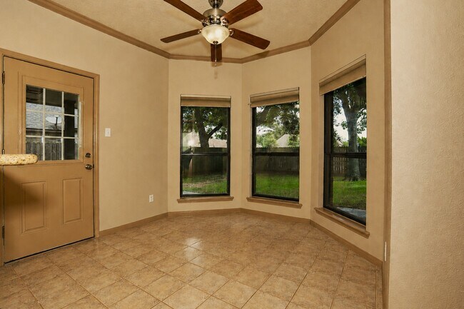 Building Photo - 112 Portulaca St