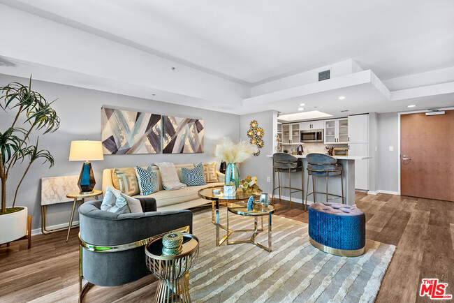 Building Photo - 13700 Marina Pointe Dr
