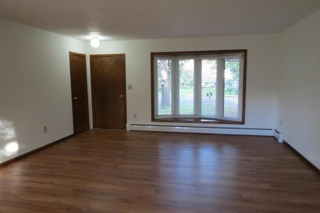 Building Photo - 722 Highland