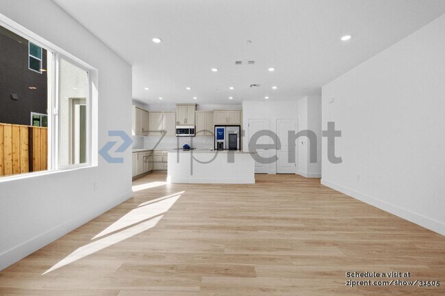 Building Photo - 146 W Ft Bragg Pl