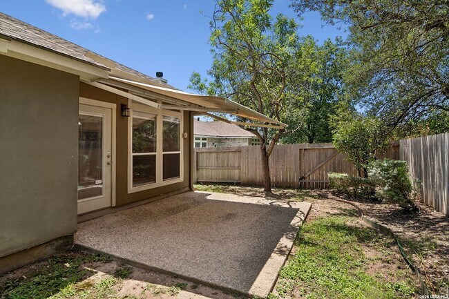 Building Photo - 1303 Bluff Forest