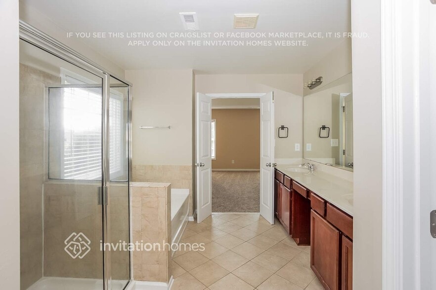 Building Photo - 5817 Lindley Crescent Dr