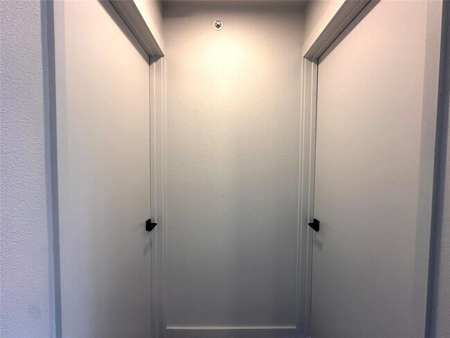 Building Photo - 4004 Banister Ln