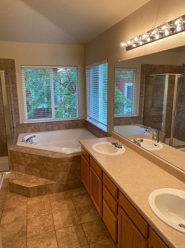 Building Photo - Wonderful Home in Parker