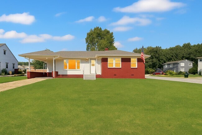 Building Photo - 1049 N Idlewild St