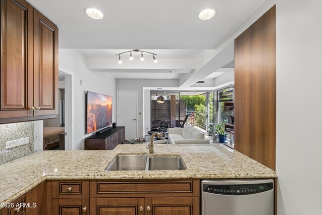 Building Photo - 7157 E Rancho Vista Dr