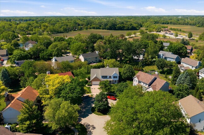 Building Photo - Spacious 4-Bedroom Home with Finished Basement and Modern Upgrades in Grayslake