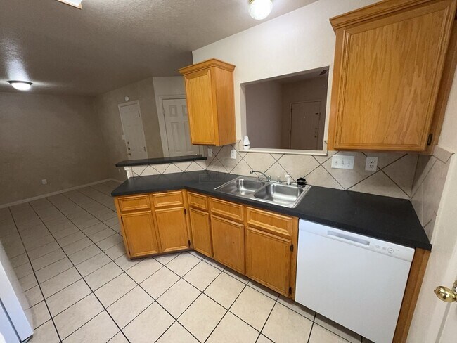 Building Photo - 1302 Nicholas Cir