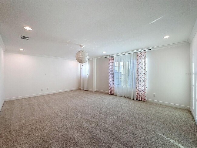 Building Photo - 10701 Laurel Vista Way