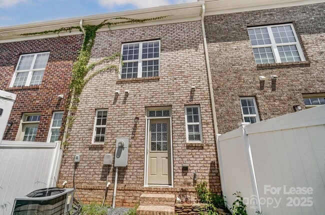 Building Photo - 9519 Longstone Ln