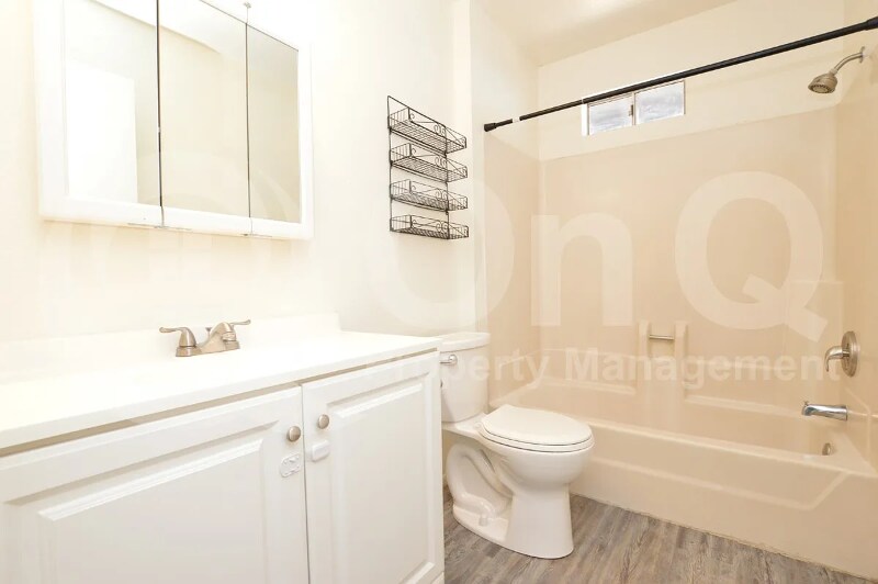 Building Photo - 3004 E Waltann Ln