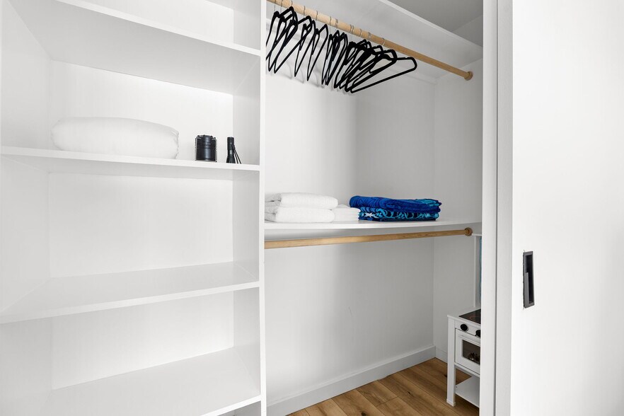 Building Photo - 321 N Gertruda Ave