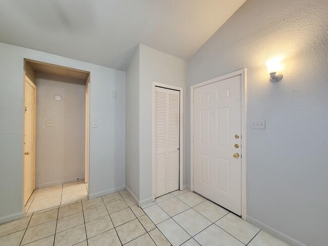 Building Photo - 17423 Ranch Country Rd