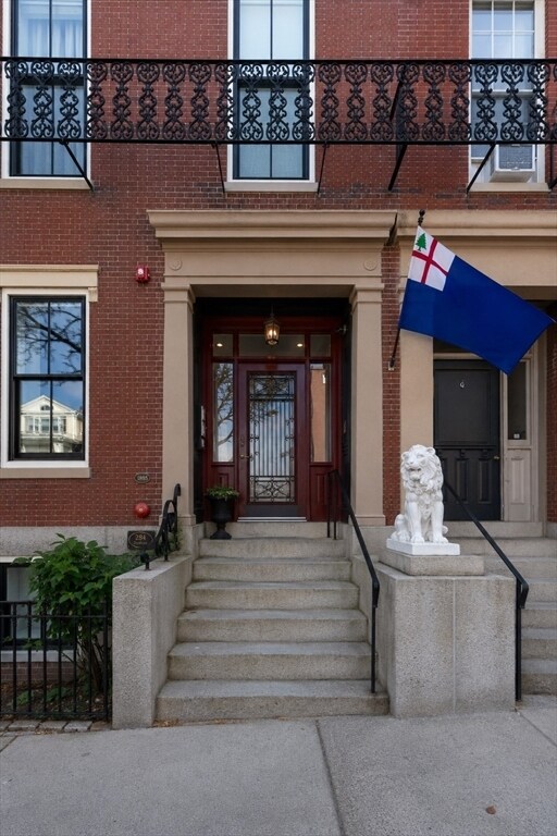 Building Photo - 284 Bunker Hill St