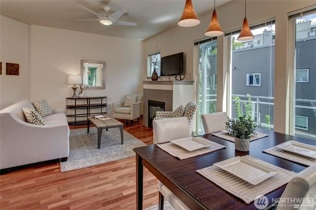 Building Photo - 2bd/1.75ba Kirkland Condo