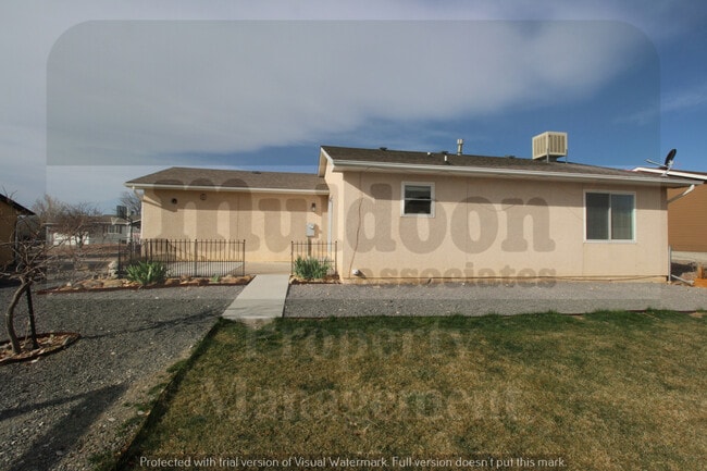 Building Photo - Beautiful Pet Friendly Pueblo West Home