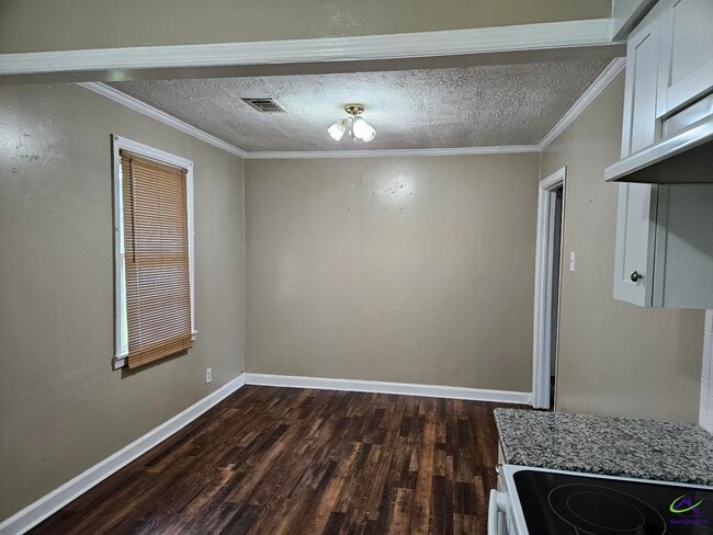 Building Photo - 3236 Peach Pkwy