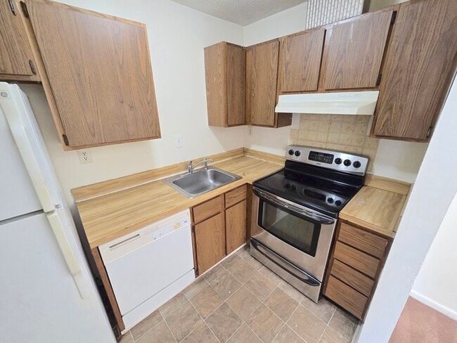 Building Photo - 174 S Kentucky Ave