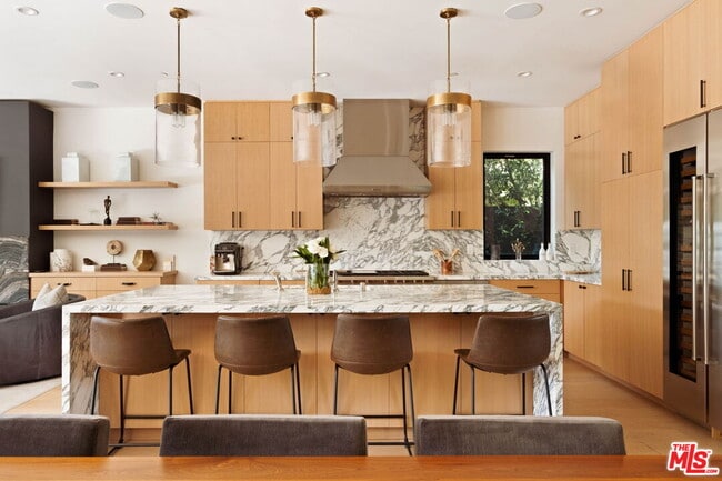 Building Photo - 2137 Glyndon Ave