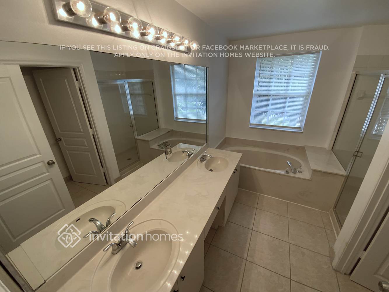 Building Photo - 5115 Crescent Moon Dr