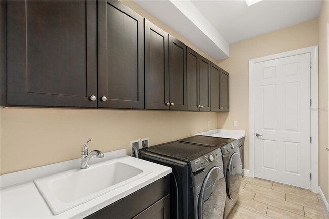 Building Photo - 1021 Kestrel Ct