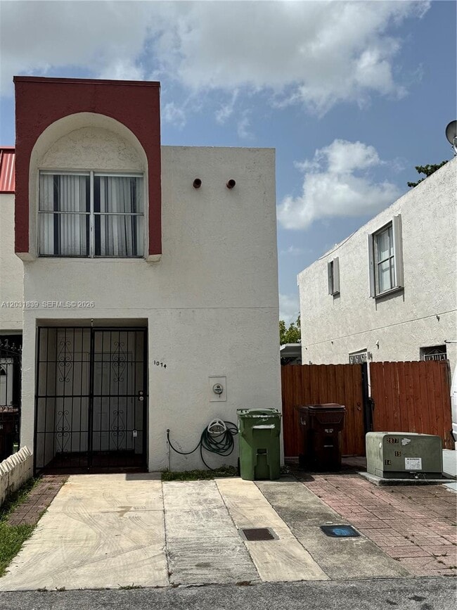 Building Photo - 1074 W 38th St