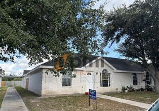 Building Photo - 515 La Mancha Dr