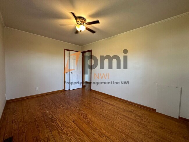 Building Photo - 202 E 250 S